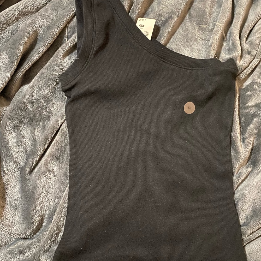One shoulder top